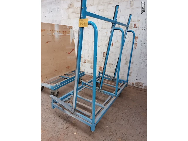 Lot 687 - transportkar voor platen - afbeelding 3 van  3