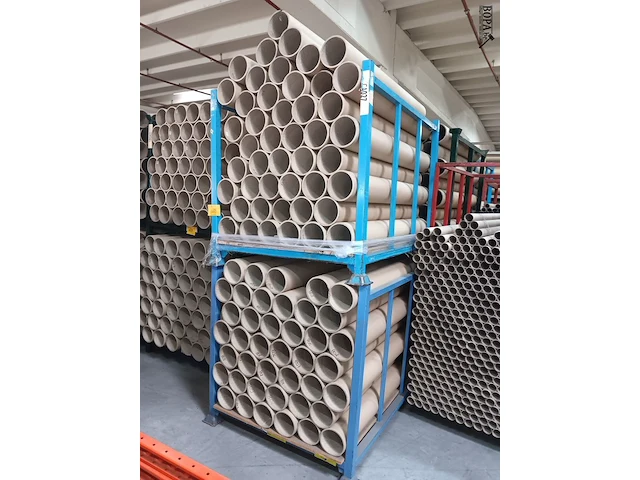 Lot 688 - stapelbak met kartonnen kokers. 6 stuks - afbeelding 1 van  1