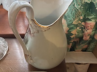 Lot 69 - antieken lampetkan met doosje, 2 stuks - afbeelding 3 van  4