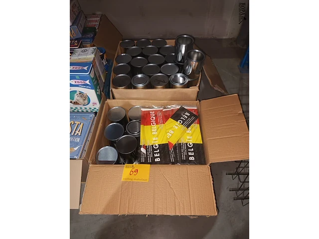 Lot 69 - blikken dozen - afbeelding 1 van  4