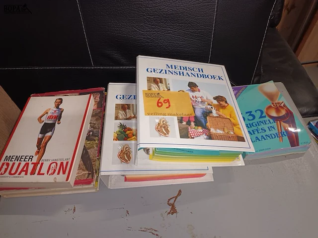 Lot 69 - boeken en films. 17 stuks - afbeelding 1 van  3