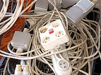 Lot 69 - elektriciteitsmateriaal - afbeelding 2 van  2