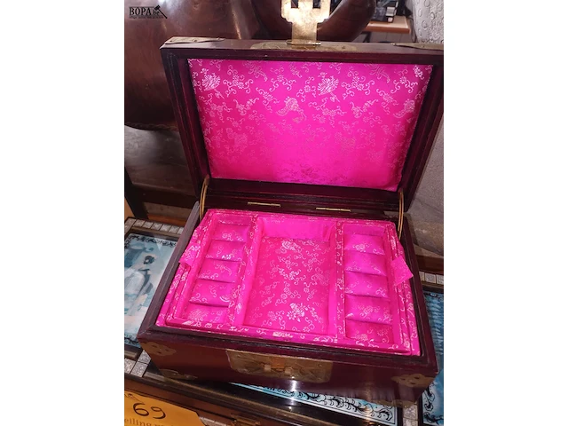 Lot 69 - juwelenkistjes. 2 stuks - afbeelding 4 van  6