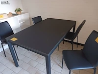 Lot 69 - keukenstoelen. 4 stuks - afbeelding 2 van  3