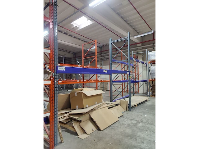 Lot 69 - magazijnstelling - afbeelding 1 van  4