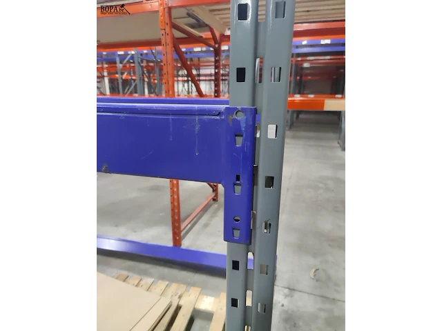 Lot 69 - magazijnstelling - afbeelding 2 van  4