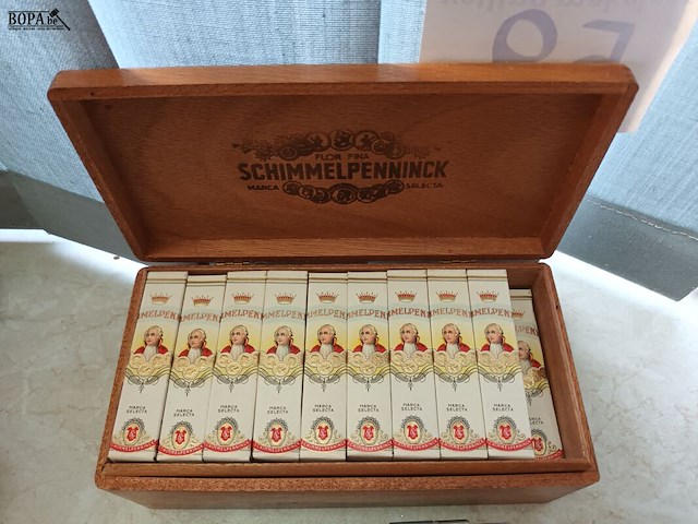 Lot 69 - sigaren. 2 dozen - afbeelding 2 van  4