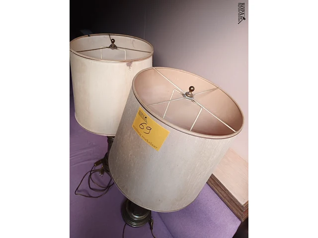 Lot 69 - tafellamp. 2 stuks - afbeelding 4 van  4