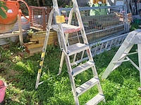 Lot 69 - trapladder altrex - afbeelding 1 van  3