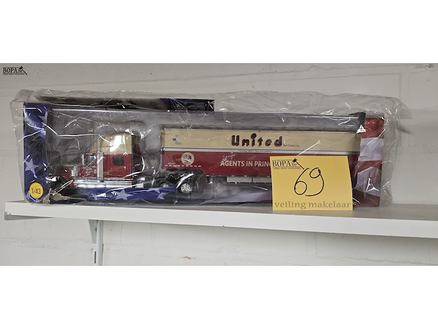 Lot 69 - vrachtwagen united van lines nieuw in verpakking - afbeelding 1 van  3