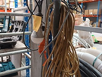 Lot 69 - werflicht op statief - afbeelding 4 van  4