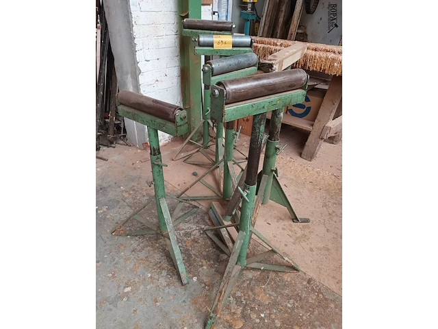 Lot 691 - roller stands. 6 stuks - afbeelding 2 van  4
