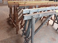 Lot 692 - houten schragen. 8 stuks - afbeelding 3 van  3