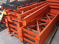 Lot 692 - staanders voor rekken en hekkens - afbeelding 4 van  5