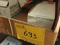 Lot 693 - ehbo materiaal. 2 dozen - afbeelding 1 van  3