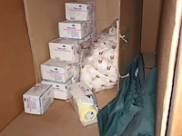 Lot 693 - ehbo materiaal. 2 dozen - afbeelding 3 van  3