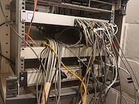 Lot 694 - serverkast - afbeelding 1 van  3
