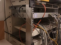 Lot 694 - serverkast - afbeelding 2 van  3