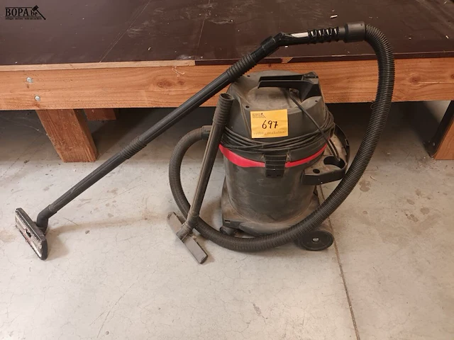 Lot 697 - stofzuiger electrostar - afbeelding 1 van  3
