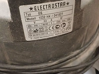 Lot 697 - stofzuiger electrostar - afbeelding 2 van  3