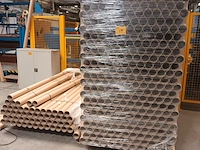 Lot 698 - kartonnen buizen. 2 palletten - afbeelding 1 van  2