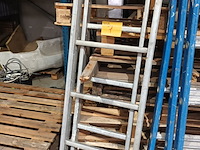 Lot 7 - aluminium ladder. 2 stuks