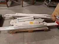 Lot 7 - aluminium stukadoorslatten. ca. 30 stuks