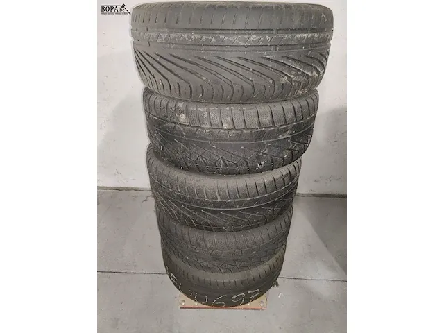 Lot 7 - bmw velgen met winterbanden - 4 stuks - afbeelding 6 van  15