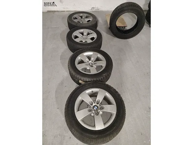 Lot 7 - bmw velgen met winterbanden - 4 stuks - afbeelding 9 van  15