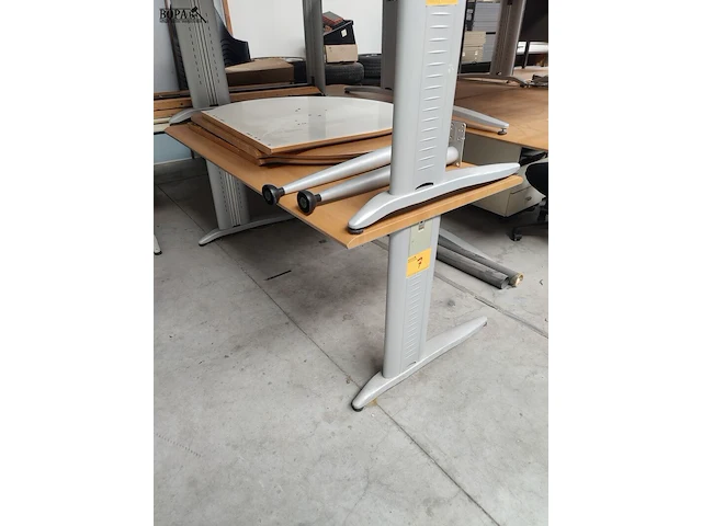 Lot 7 - bureeltafel las - afbeelding 2 van  3