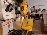 Lot 7 - dewalt accu haakse slijper