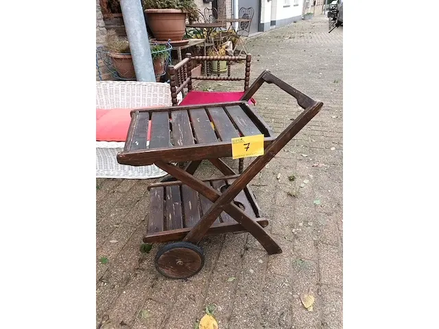 Lot 7 - houten serveerwagentje - afbeelding 1 van  4