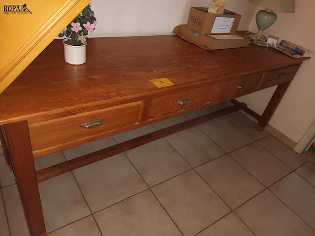Lot 7 - kleermakerstafel - afbeelding 1 van  6