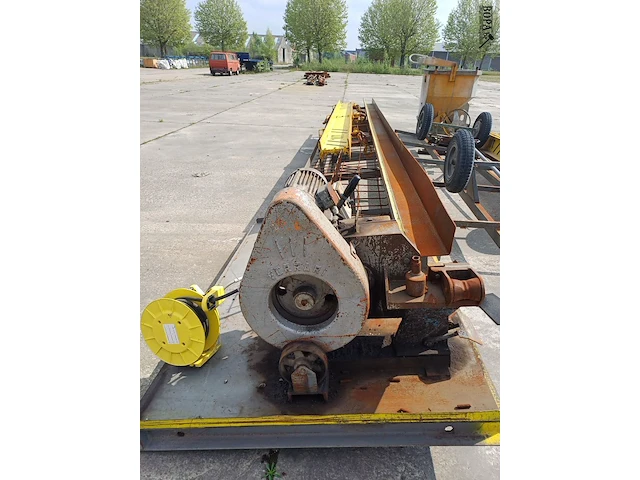 Lot 7 - knipmachine voor betonijzer - afbeelding 1 van  8