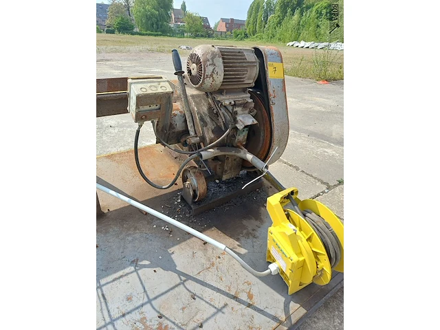 Lot 7 - knipmachine voor betonijzer - afbeelding 4 van  8