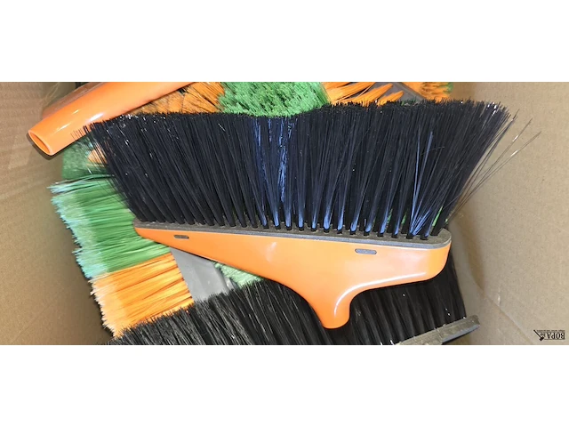 Lot 7 - nieuwe veegborstels totaal ong 25 stuks - afbeelding 2 van  4
