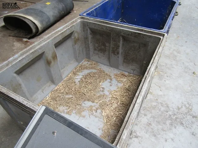 Lot 7 - pvc volumebak 2 stuks - afbeelding 3 van  3