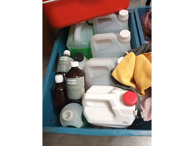 Lot 7 - schoonmaak materiaal - afbeelding 3 van  8