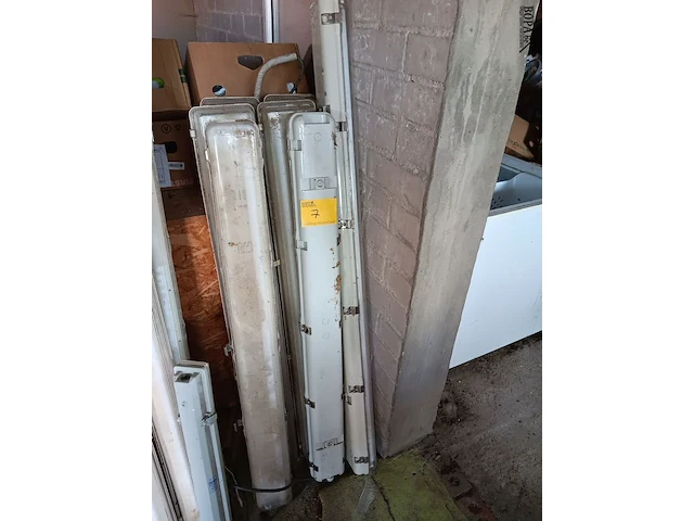 Lot 7 - tl armaturen. 7 stuks - afbeelding 1 van  1