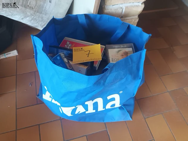 Lot 7 - video cassettes - afbeelding 2 van  3