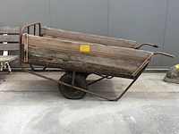 Lot 7 - vintage steekkar