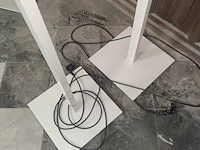 Lot 7 - zumtobel staande lampen - 2 stuks - afbeelding 3 van  5