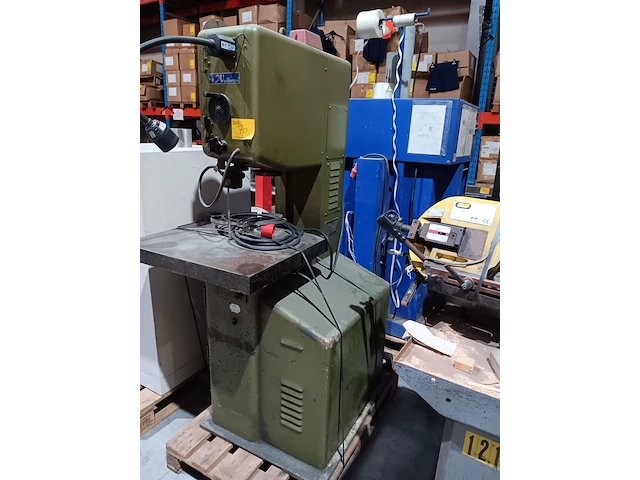 Lot 70 - hoejun lintzaagmachine - afbeelding 2 van  9