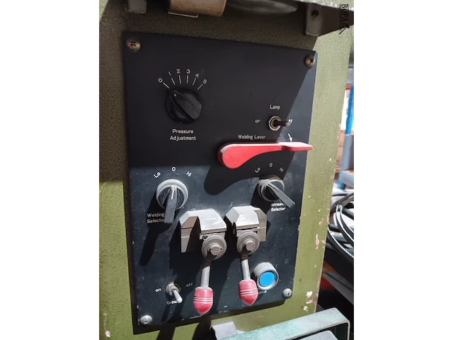 Lot 70 - hoejun lintzaagmachine - afbeelding 9 van  9