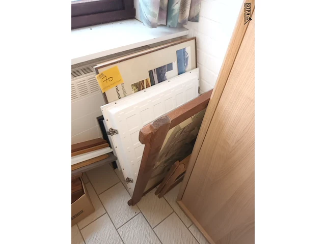 Lot 70 - lijsten en stalen - afbeelding 4 van  4