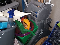 Lot 70 - lot poetsmateriaal - afbeelding 3 van  5