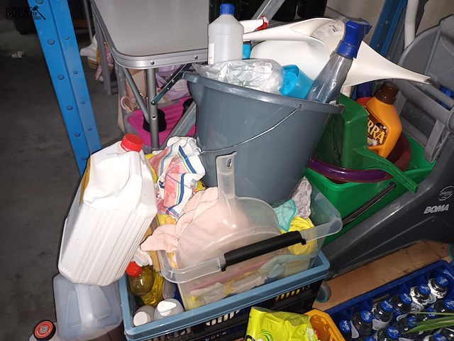 Lot 70 - lot poetsmateriaal - afbeelding 4 van  5