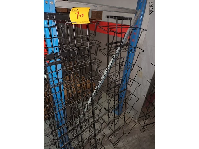 Lot 70 - metalen wandrekjes. 9 stuks - afbeelding 3 van  4
