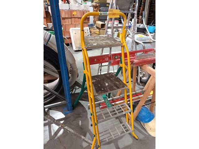 Lot 70 - trapladder macc - afbeelding 1 van  4