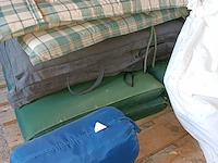 Lot 70 - tuinkussens en tent - afbeelding 2 van  4